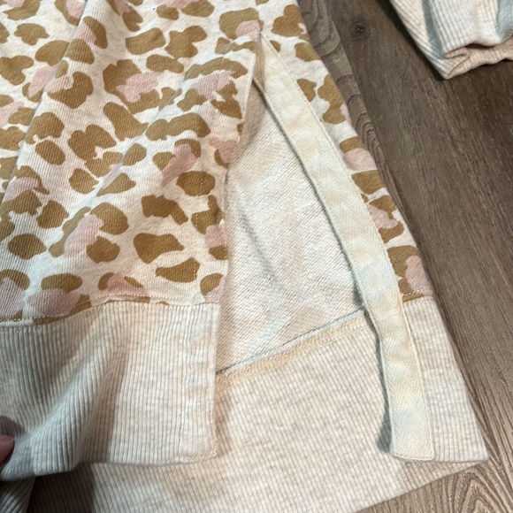 Aerie Cheetah Print Light Crewneck - Picture 5 of 14